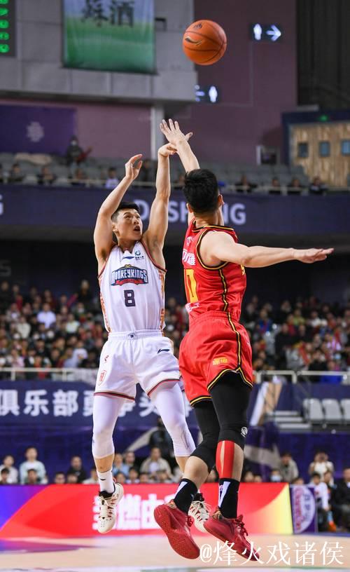 王岚嵚23分5助攻莫兰德14分21板 辽宁力克江苏豪取三连胜 王岚嵚23分5助攻莫兰德14分21板 辽宁力克江苏豪取三连胜